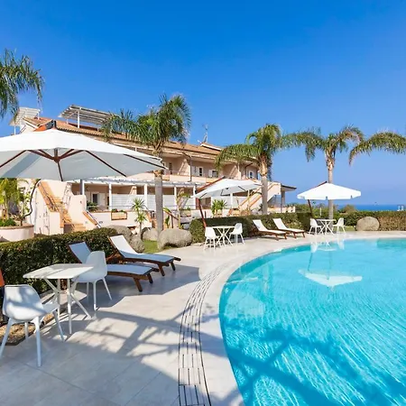 L' Arcobaleno 아파트호텔 3*