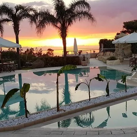 L' Arcobaleno Aparthotel 3*